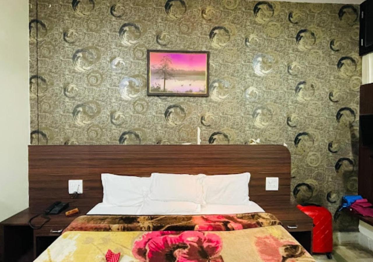 Liberty Guest House ורנאסי מראה חיצוני תמונה