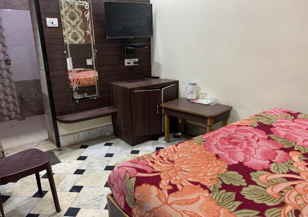 Liberty Guest House ורנאסי מראה חיצוני תמונה