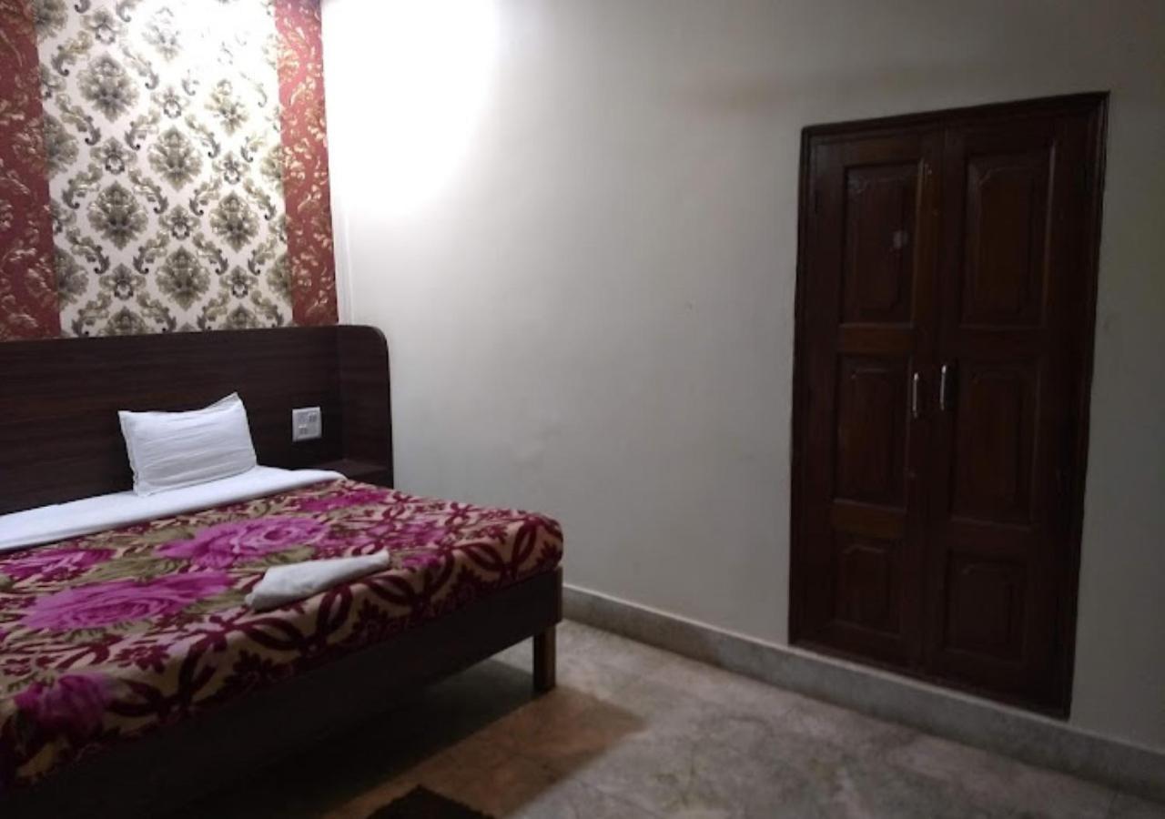 Liberty Guest House ורנאסי מראה חיצוני תמונה