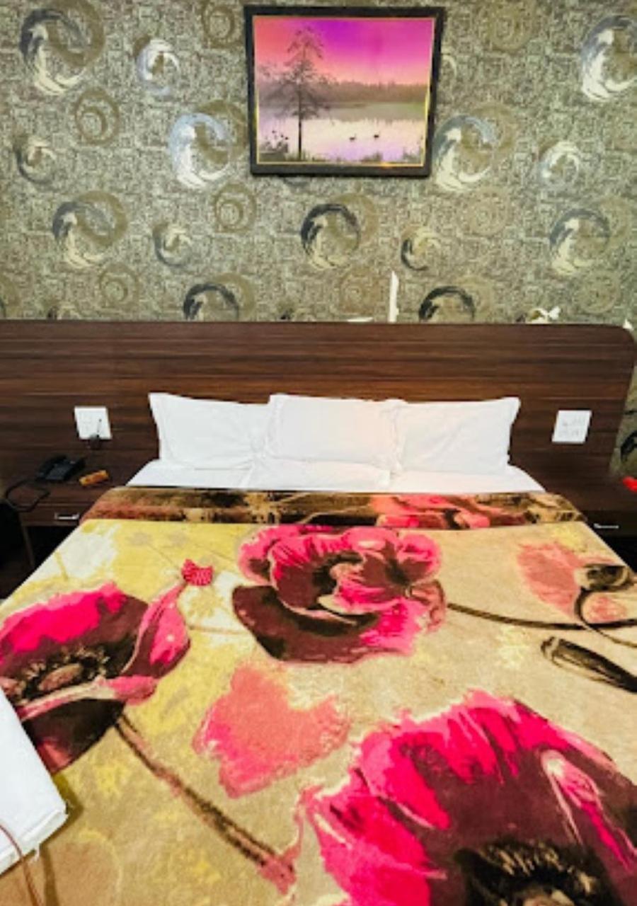 Liberty Guest House ורנאסי מראה חיצוני תמונה