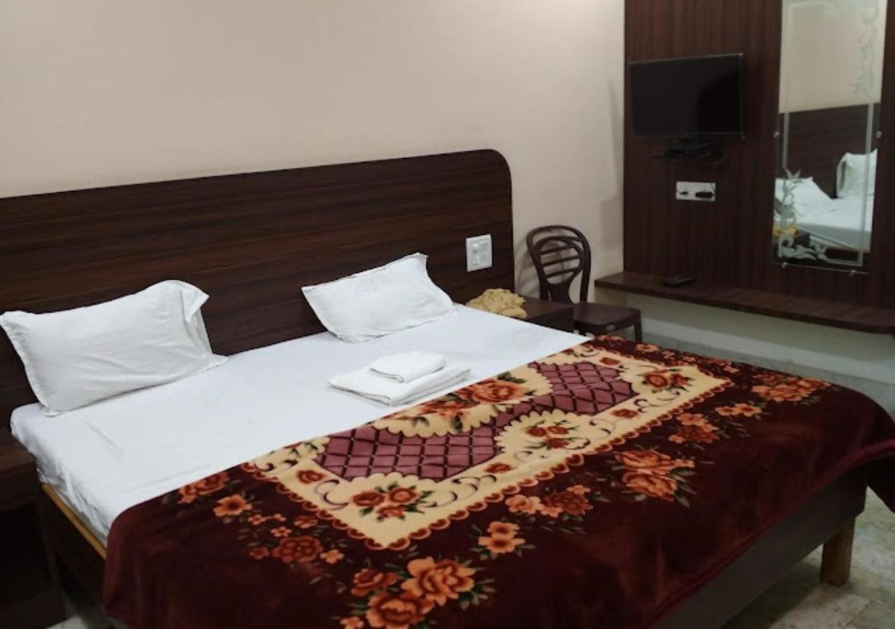 Liberty Guest House ורנאסי מראה חיצוני תמונה