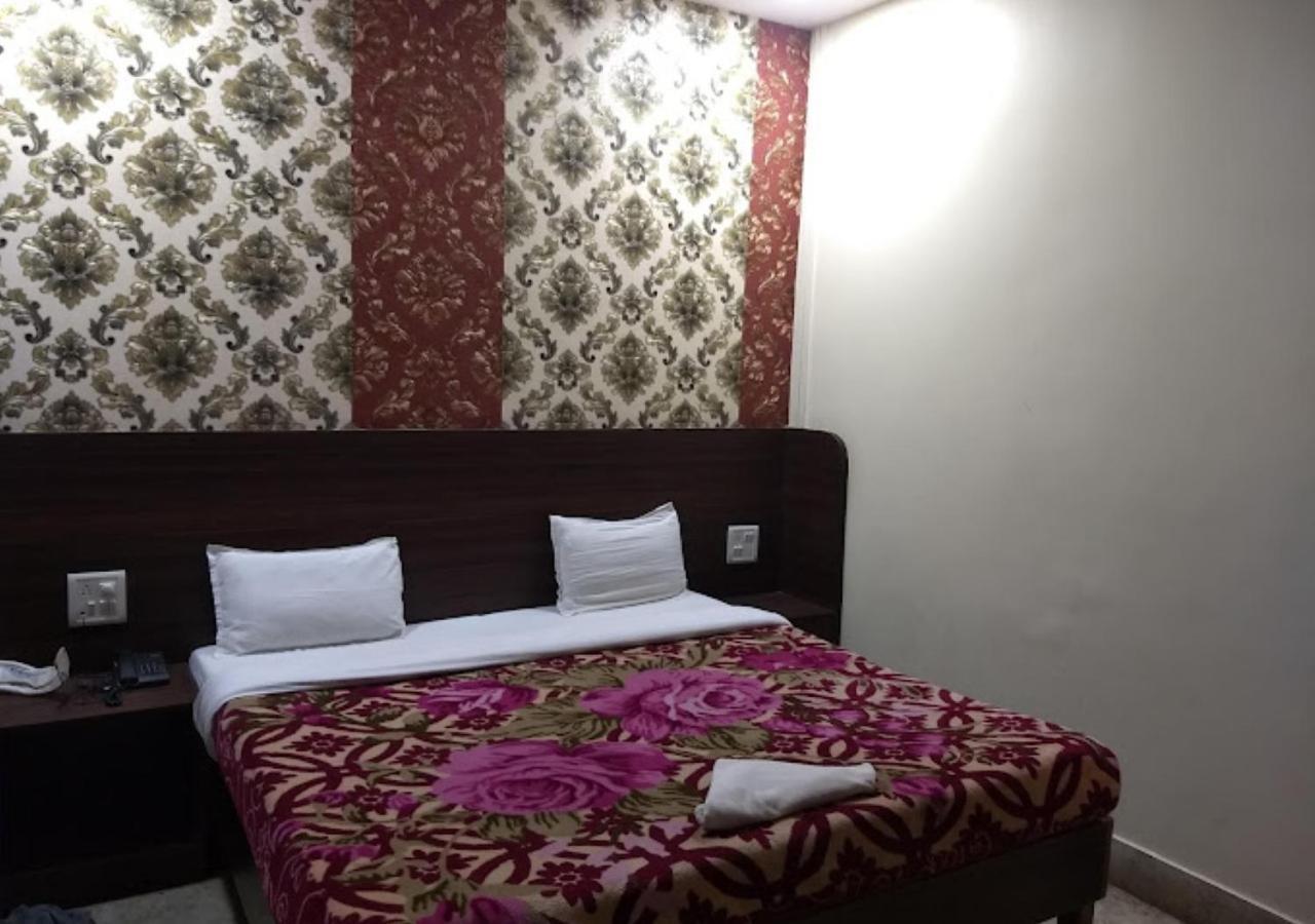 Liberty Guest House ורנאסי מראה חיצוני תמונה